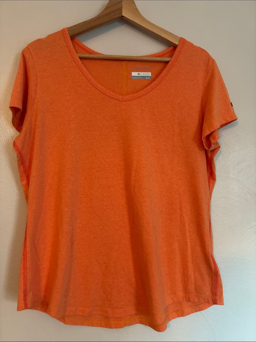 Columbia Omni-Wick Orange V-Neck Short Sleeve Tee Womens XL Active Hiking Top